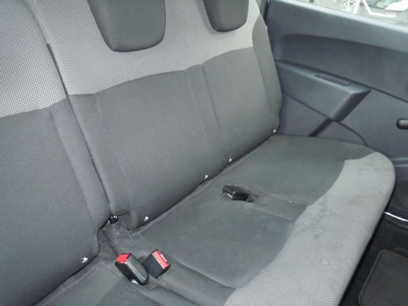 DACIA LODGY 1.5 dci 95 cv 7 posti Immagine 15