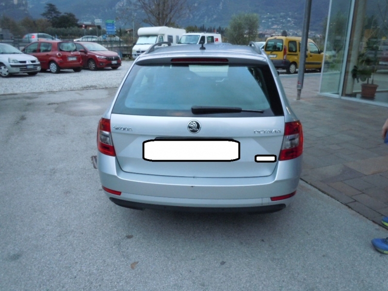 SKODA OCTAVIA 1.6 TDI AMBITION SW Immagine 11