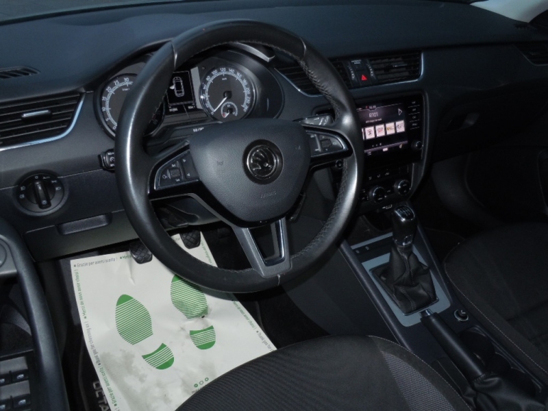 SKODA OCTAVIA 1.6 TDI AMBITION SW Immagine 13
