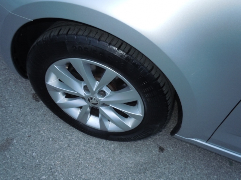 SKODA OCTAVIA 1.6 TDI AMBITION SW Immagine 16