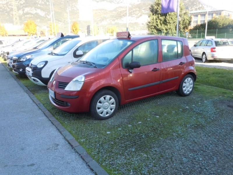 RENAULT MODUS 1.5 dci 85 cv Immagine 1