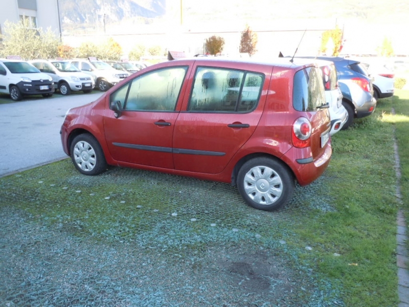 RENAULT MODUS 1.5 dci 85 cv Immagine 2
