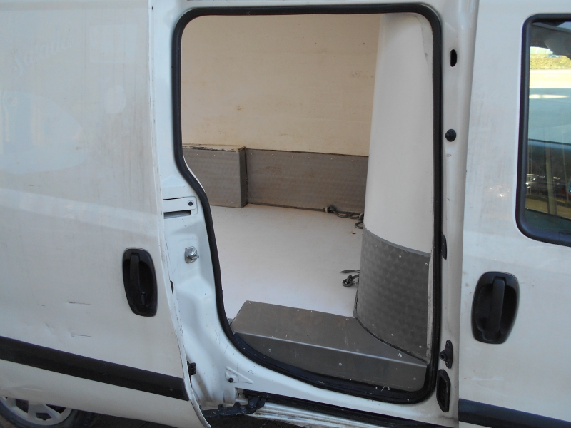 FIAT DOBLO' FURGONE ISOTERMICO CON GRUPPO FRIGORIFERO STRADA ... Immagine 9