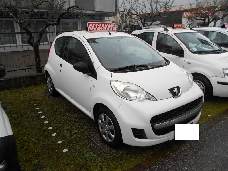 PEUGEOT 107 1.0 DESIR Immagine 1