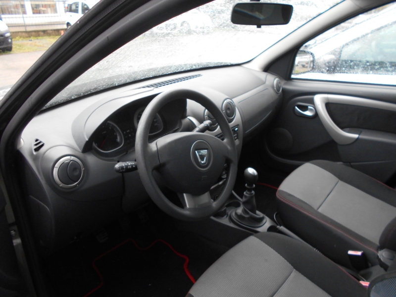 DACIA DUSTER 4X4 1.5 DCI 110 CV Immagine 8