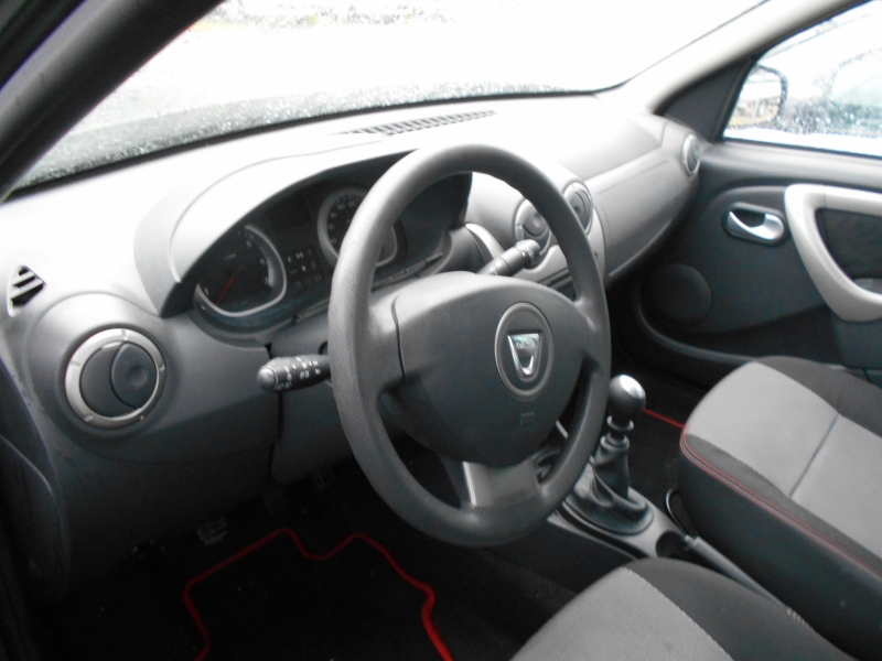 DACIA DUSTER 4X4 1.5 DCI 110 CV Immagine 10