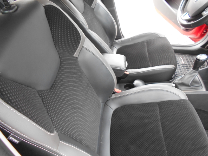 RENAULT CLIO 1.5 DCI 90 CV INTENS Immagine 13