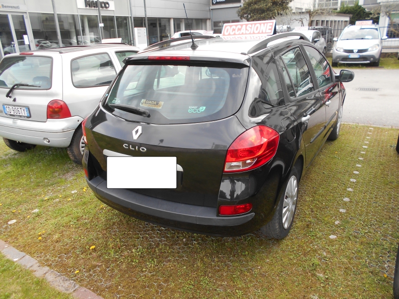 RENAULT CLIO SPORTOUR 1.2 75 CV Immagine 5