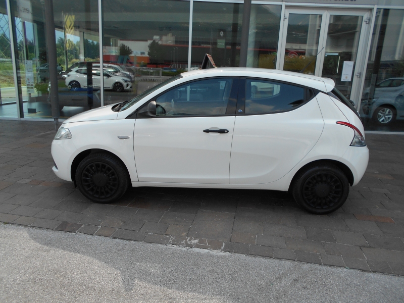LANCIA YPSILON 1.2 Immagine 1