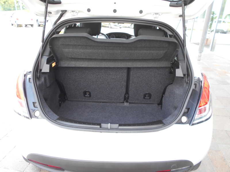 LANCIA YPSILON 1.2 Immagine 8