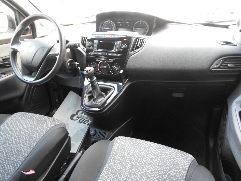 LANCIA YPSILON 1.2 Immagine 10