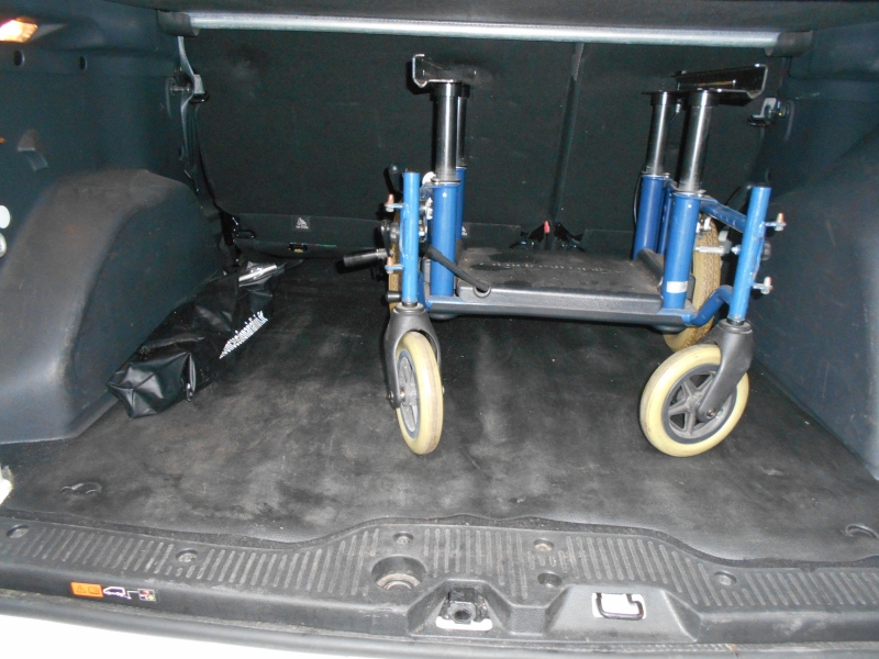 Dacia Dokker 1.5 dci 95 cv &quot; TRASPORTO PERSONE CON DISABILIT ... Immagine 21
