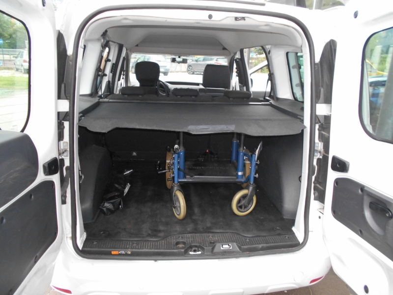 Dacia Dokker 1.5 dci 95 cv &quot; TRASPORTO PERSONE CON DISABILIT ... Immagine 22