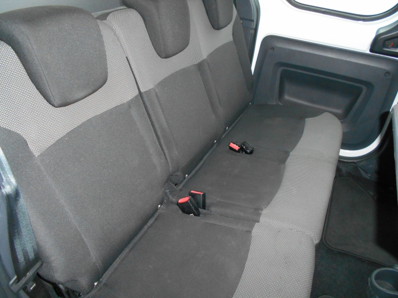 Dacia Dokker 1.5 dci 95 cv &quot; TRASPORTO PERSONE CON DISABILIT ... Immagine 24
