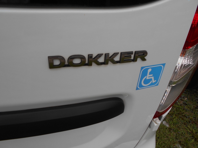 Dacia Dokker 1.5 dci 95 cv &quot; TRASPORTO PERSONE CON DISABILIT ... Immagine 30
