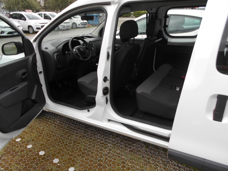 Dacia Dokker 1.5 dci 95 cv &quot; TRASPORTO PERSONE CON DISABILIT ... Immagine 33