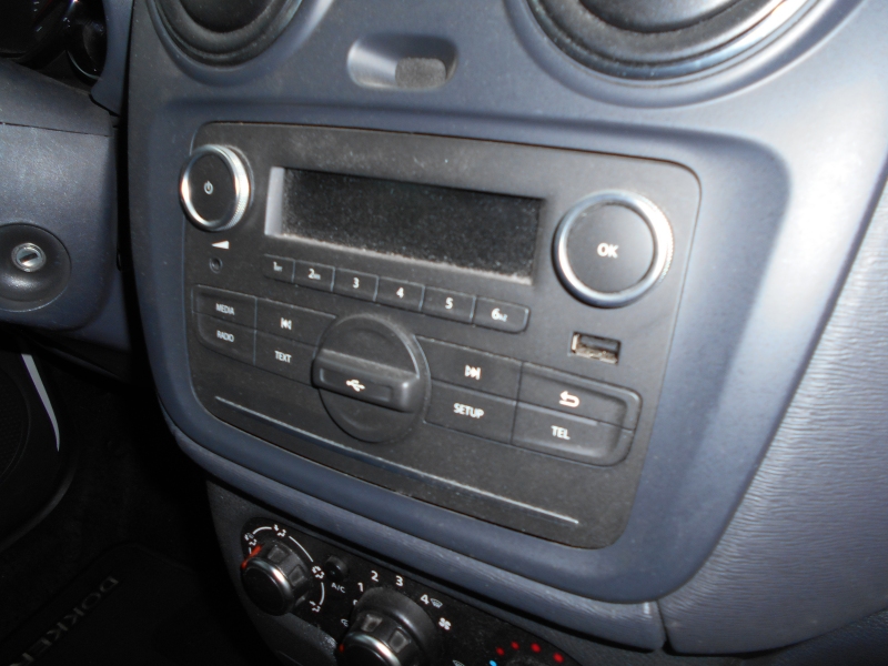 Dacia Dokker 1.5 dci 95 cv &quot; TRASPORTO PERSONE CON DISABILIT ... Immagine 38