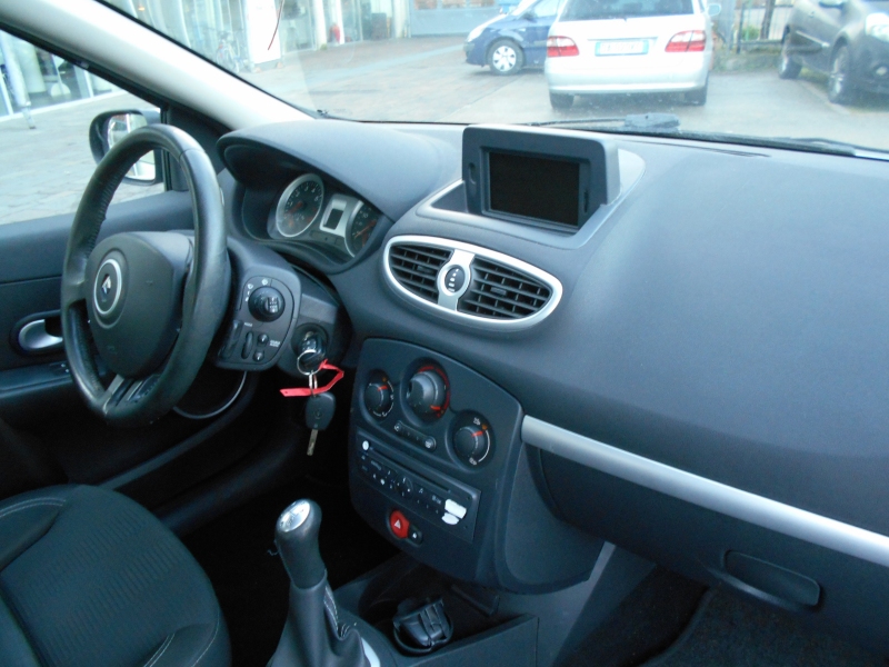 RENAULT CLIO 1.2 GPL 5P Immagine 9