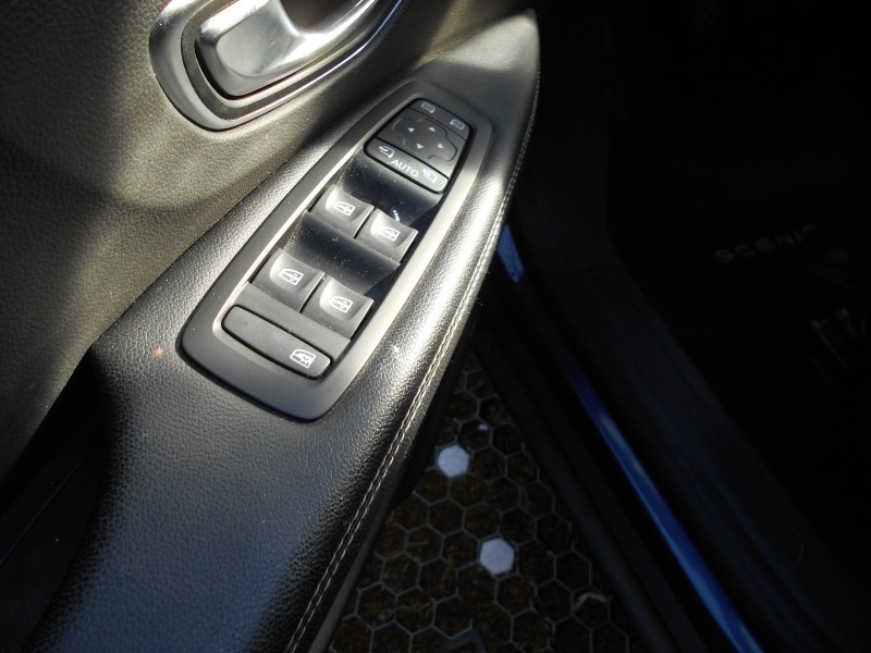 RENAULT SCENIC 1.7 DCI 120 CV Immagine 10