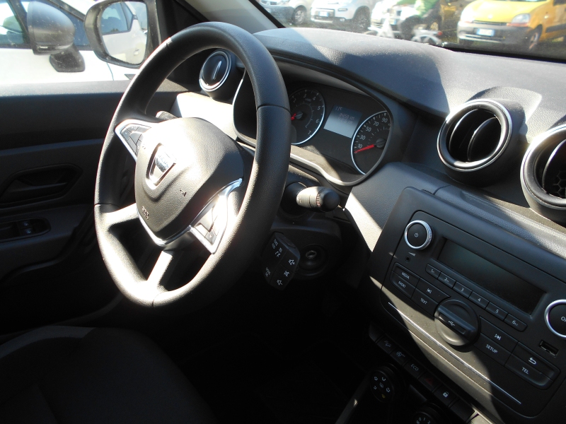 DACIA DUSTER 1.5 DCI 4 X 4 Immagine 18