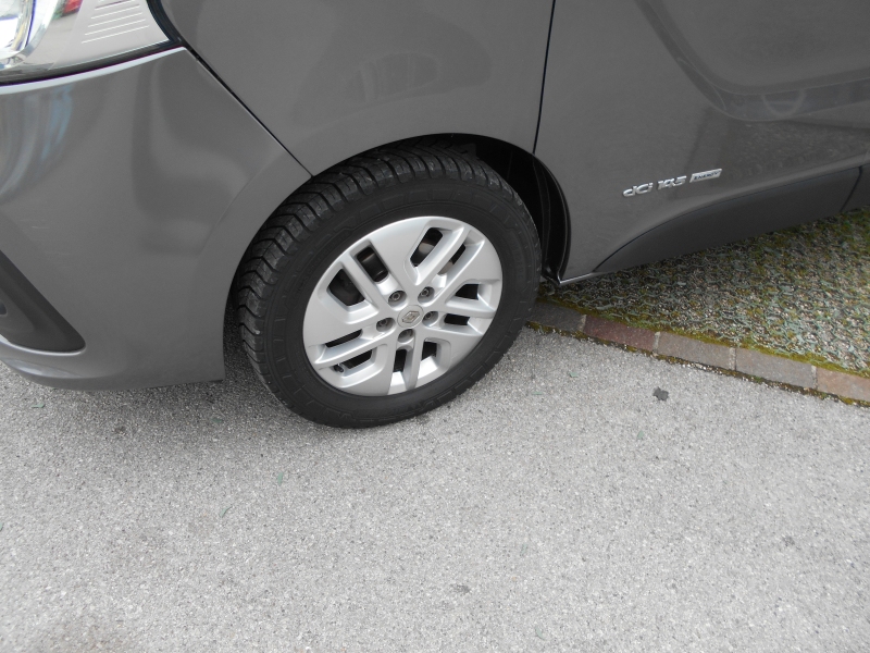 RENAULT TRAFIC 1.6 ENERGY DCI 145 CV L1H1 INTENS 8 POSTI Immagine 3