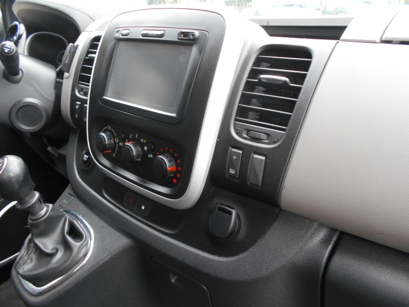 RENAULT TRAFIC 1.6 ENERGY DCI 145 CV L1H1 INTENS 8 POSTI Immagine 15