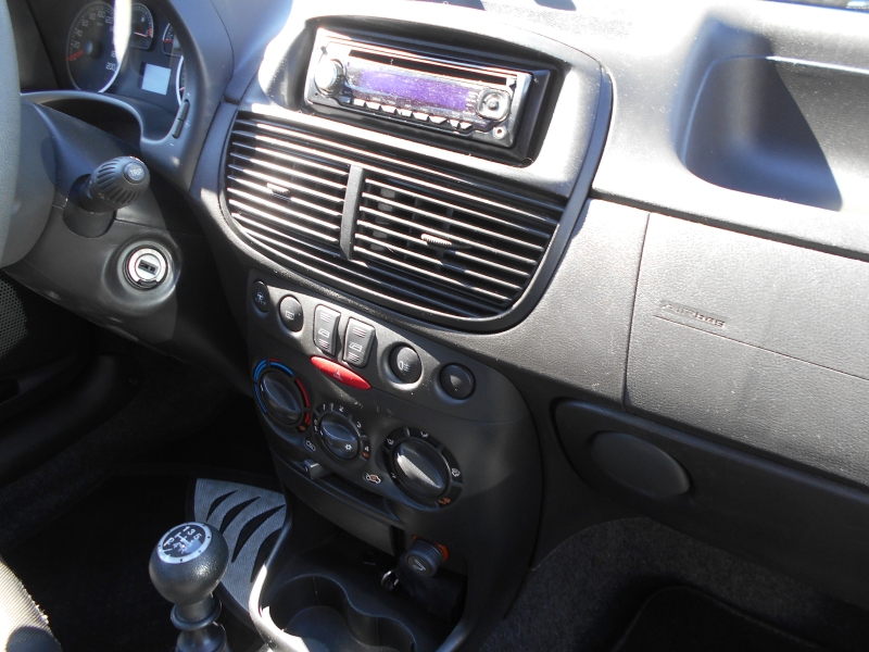 FIAT PUNTO 1.2 5P GPL Immagine 13