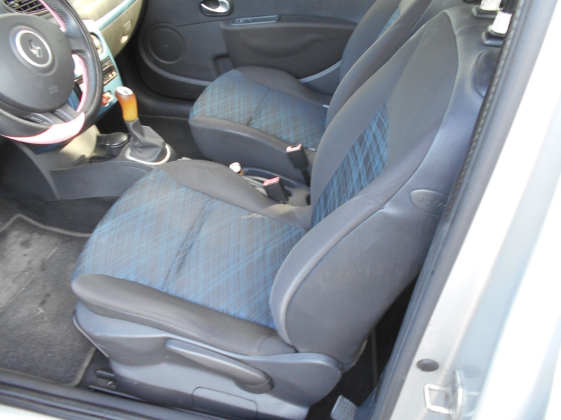 RENAULT CLIO 1.2 3P Immagine 3