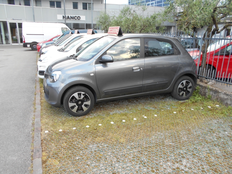 RENAULT TWINGO 1.0 SCE Immagine 1
