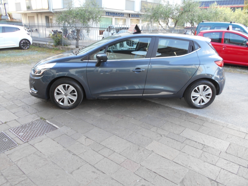 renault clio 1.5 dci 75 cv Immagine 1
