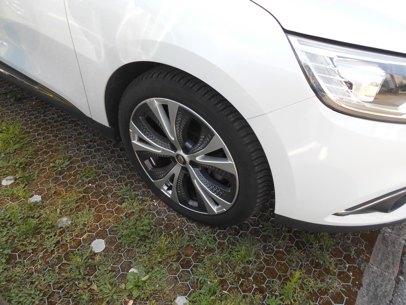 RENAULT SCENIC 1.5 DCI INTENS CAMBIO AUTOMATICO Immagine 10