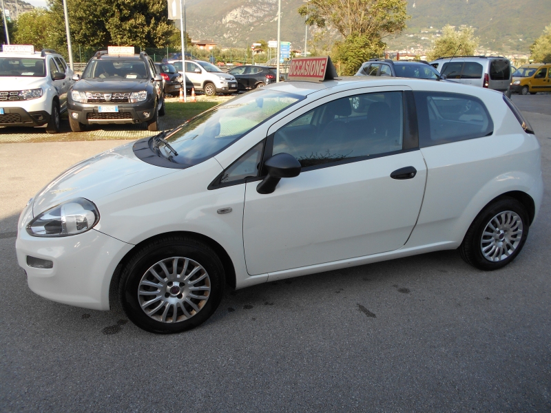 FIAT GRANDE PUNTO 1.3 MJT 75 CV 3 PORTE Immagine 1