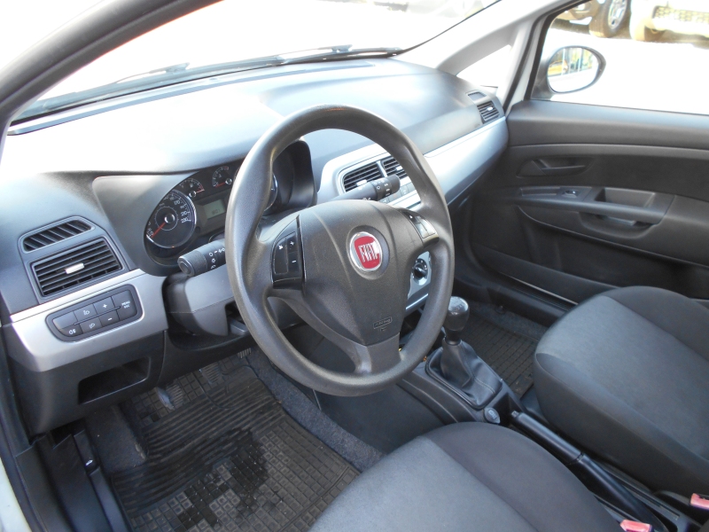 FIAT GRANDE PUNTO 1.3 MJT 75 CV 3 PORTE Immagine 16
