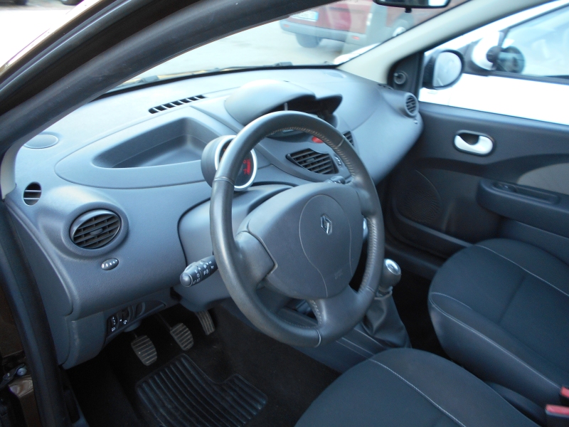 RENAULT TWINGO 1.2 YAHOO Immagine 6