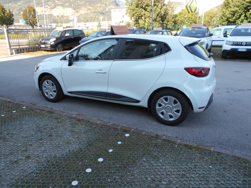 RENAULT CLIO 1.2 16V 75 CV ZEN Immagine 1