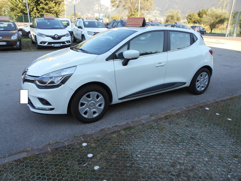 RENAULT CLIO 1.2 16V 75 CV ZEN Immagine 2