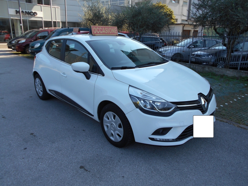RENAULT CLIO 1.2 16V 75 CV ZEN Immagine 5
