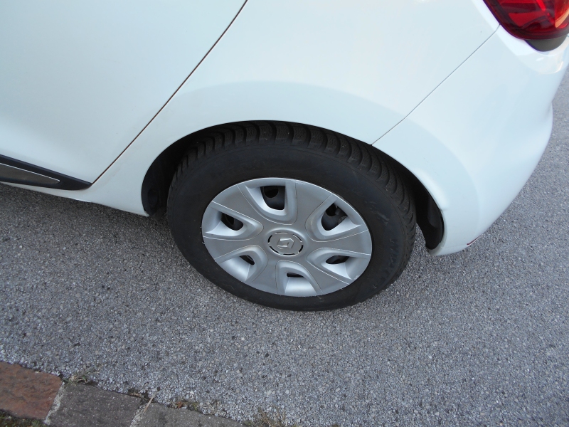 RENAULT CLIO 1.2 16V 75 CV ZEN Immagine 9