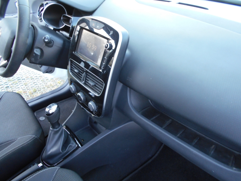 RENAULT CLIO 1.2 16V 75 CV ZEN Immagine 15