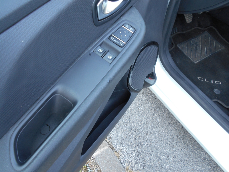 RENAULT CLIO 1.2 16V 75 CV ZEN Immagine 18