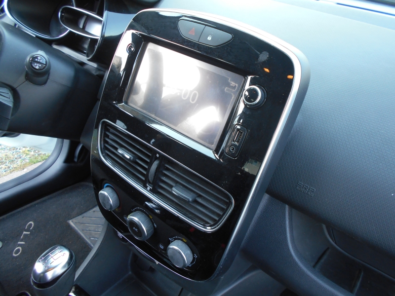 RENAULT CLIO 1.2 16V 75 CV ZEN Immagine 23