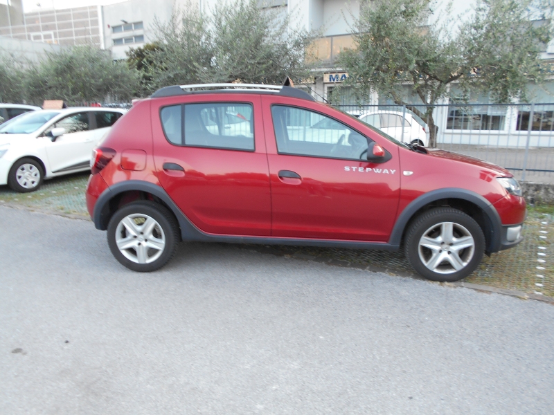 DACIA SANDERO PRESTIGE 1.0 TCE 90 CV Immagine 1