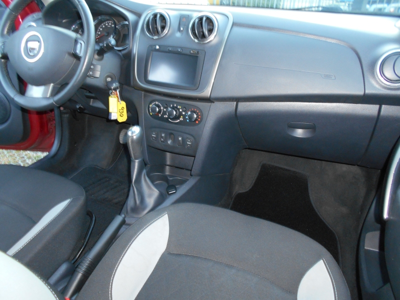 DACIA SANDERO PRESTIGE 1.0 TCE 90 CV Immagine 17