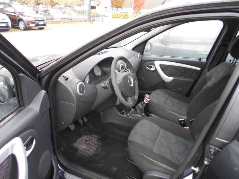 DACIA LOGAN MCV GPL 5 POSTI Immagine 12